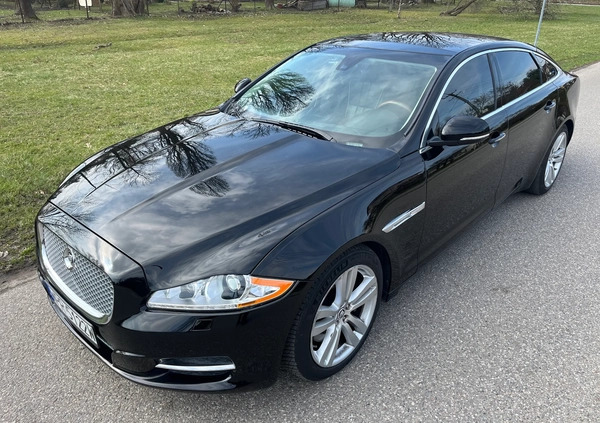 Jaguar XJ cena 45999 przebieg: 150000, rok produkcji 2011 z Warszawa małe 352